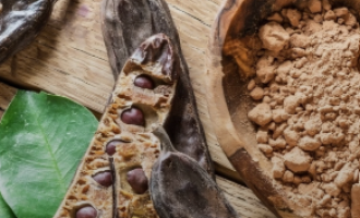 Un'azienda a Campobello di Mazara produce integratori alimentari dalle carrube, unica al mondo