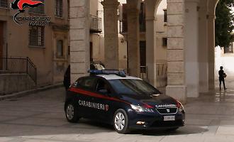 Fugge dai domiciliari e ubriaco va a rubare in un supermercato: arrestato per furto e minacce