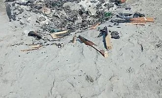Petrosino, incendio al litorale Torrazza: bruciata la casetta dei volontari