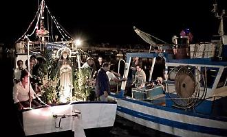 Porto pieno di posidonia da mesi, a Marinella di Selinunte salta anche la processione della Madonna a mare