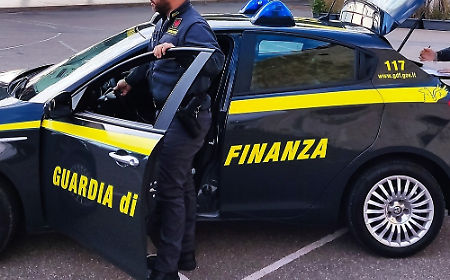 Auto trasformata in bar a Trapani vendeva cocktail ai minorenni: multa e sequestro&nbsp;