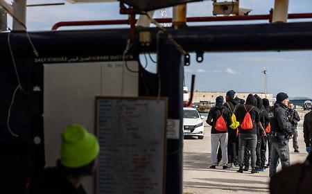 sea watch migranti sbarco trapani
