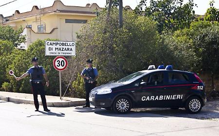 Far West in famiglia: 77enne fa fuoco sul nipote ma la pistola s'inceppa