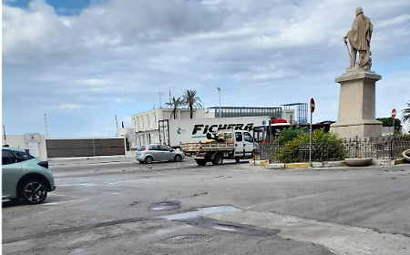 Bomba d'acqua a Trapani: porto e piazza Garibaldi allagati, Brt nel mirino e dubbi sul collaudo della rete fognaria