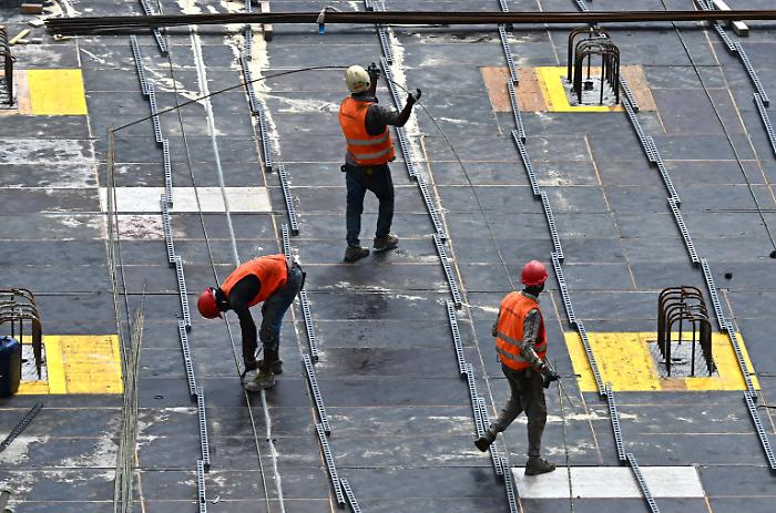 Lavoro, allerta caldo per gli edili nei cantieri