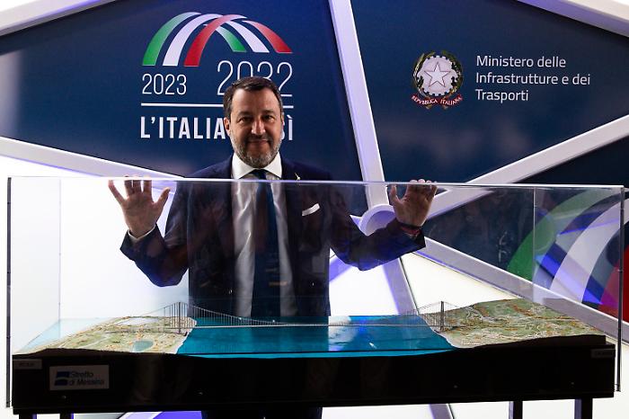 Salvini, puntiamo a cantieri per il Ponte nell'estate 2024