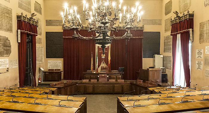 Consiglio comunale di Palermo, l'opposizione contro Tantillo: &laquo;Stop alla pausa estiva, servono le sedute d'Aula&raquo;