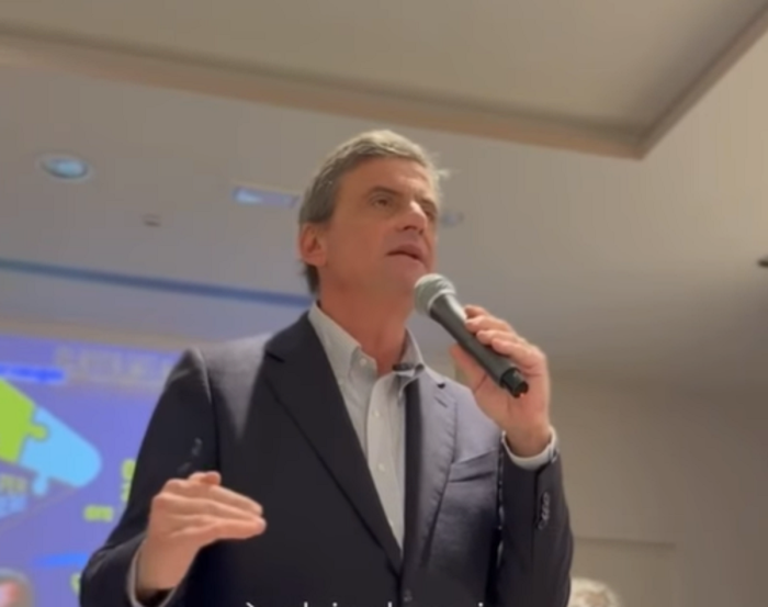 Carlo Calenda leader di Azione