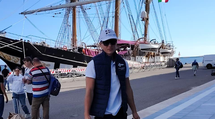 Trapani, giovane della Lega Navale solca il mare a bordo della Palinuro: un’avventura che profuma di vento e passione