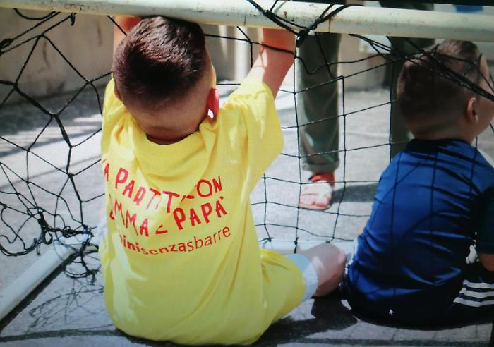 Partita di calcio e un pranzo assieme tra detenuti con i loro figli