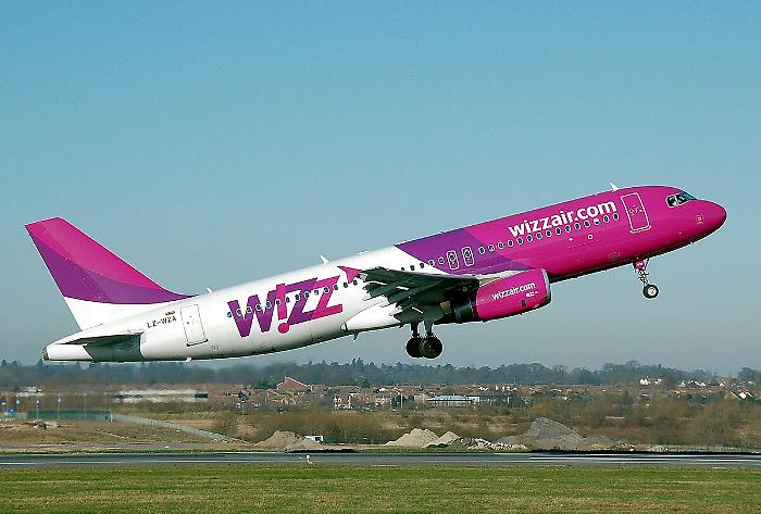 L'Antitrust multa Wizz Air per 500mila euro: informazioni ambigue e clausole vessatorie per l'abbonamento "All you can fly"
