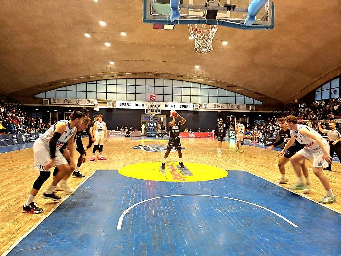 La Virtus Ragusa risorge dopo l'intervallo e supera Castellaneta