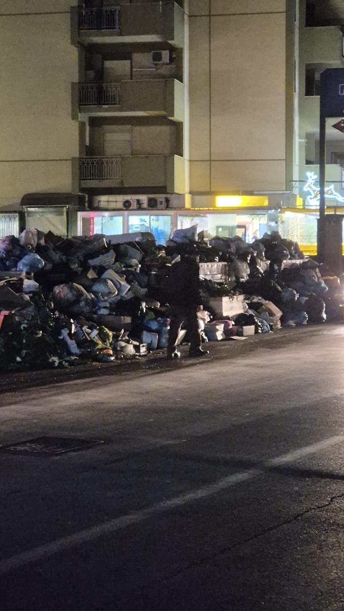 Palermo montagne di spazzatura
