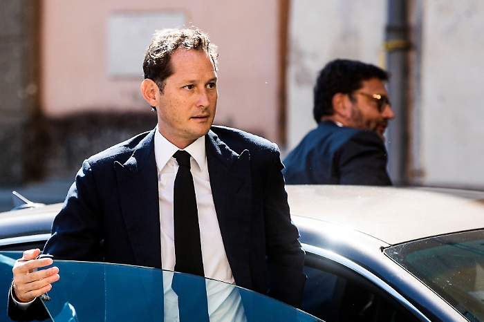 Del Vecchio stringe sul gruppo Gedi: sul piatto “la Repubblica” e le testate radiofoniche