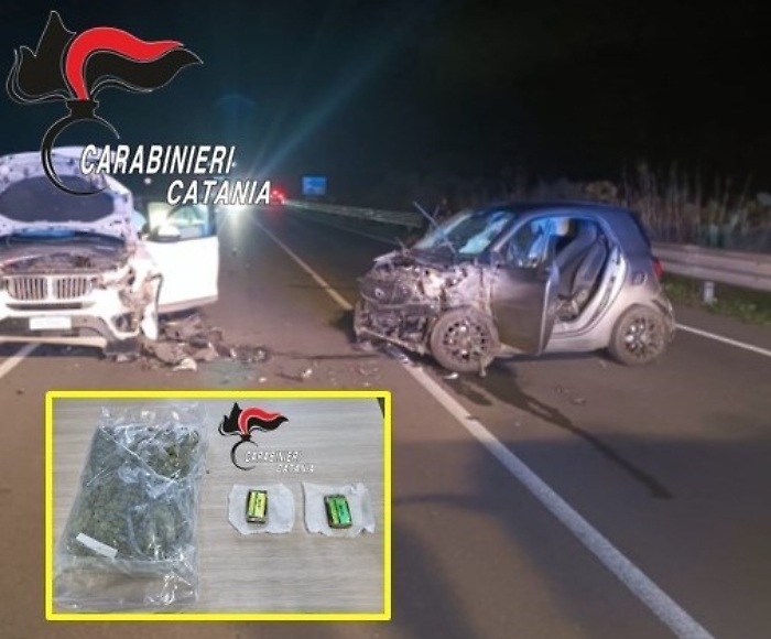 Ha un incidente e tra i rottami dell'auto i carabinieri trovano 1,2 chili di marijuana: corriere della droga arrestato mentre è in ospedale