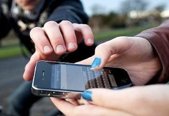 Vittoria,  aggrediscono e rubano il cellulare a un ragazzino di 10 anni
