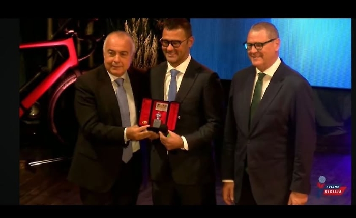 Volley Modica, il dg Luca Leocata premiato a Trecastagni