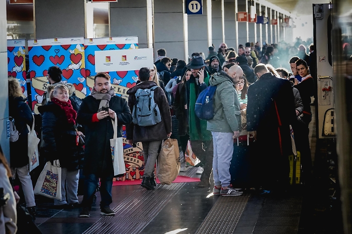Il treno Sicilia Express e il ritardo nella vendita dei biglietti, interviene la Regione. Ma il Codacons stronca l'iniziativa
