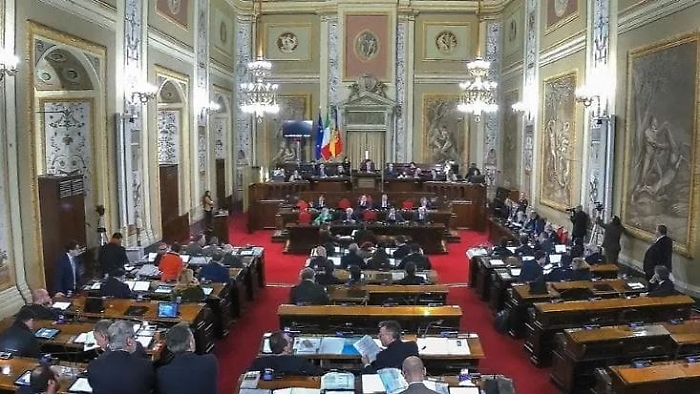 Finanziaria siciliana, via libera nella notte: manovra da 1,3 miliardi tra sviluppo, lavoro e uno scontro politico senza precedenti