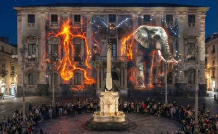 Catania, un Natale tra mito e leggenda sul prospetto di Palazzo degli Elefanti: ecco il videomapping 