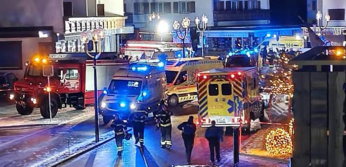 Un'esplosione devasta un bar in stazione sciistica svizzera: diversi morti e feriti