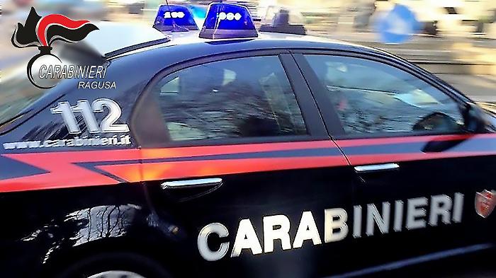 Acate, maltrattamenti in famiglia e atti persecutori: denunciato un 40enne