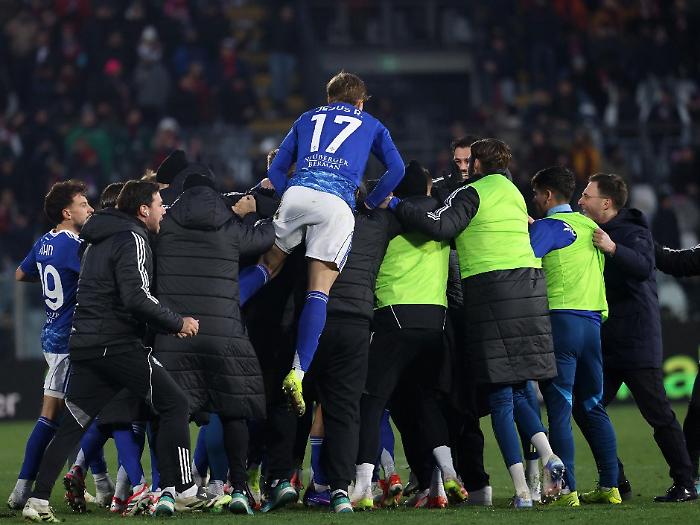 Como-Bologna &egrave; un pareggio da film: espulsione di Cambiaghi, rigore revocato e il pari incredibile di Baturina