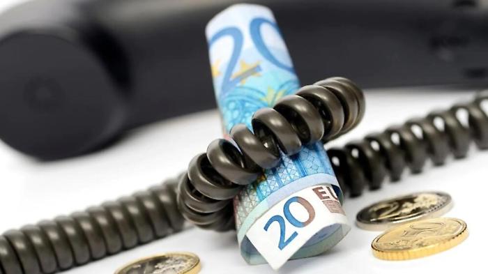 Il 2026 si apre con le stangante: pioggia rincari tariffe telefonia, fino a 60 euro a utente