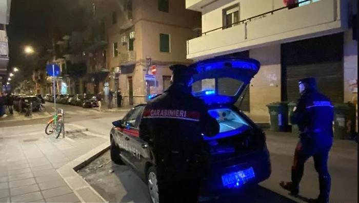 Accoltellato in strada e morto al Policlinico: cosa sappiamo e cosa resta da chiarire
