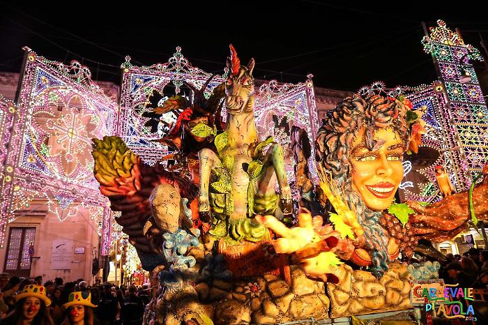 Maschere e carri: ad Avola il successo &egrave; assicurato