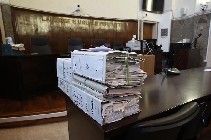 Insulti, minacce e botte all'ex compagna, chiesti 13 anni e mezzo per 37enne di Mazara del Vallo