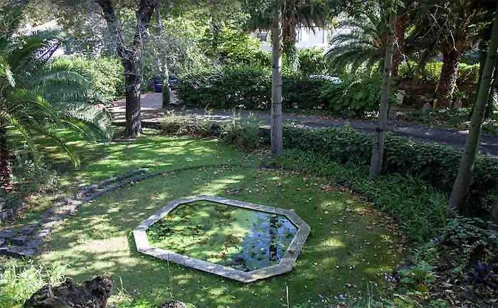 Incivili danneggiano l&rsquo;altalena inclusiva del parco