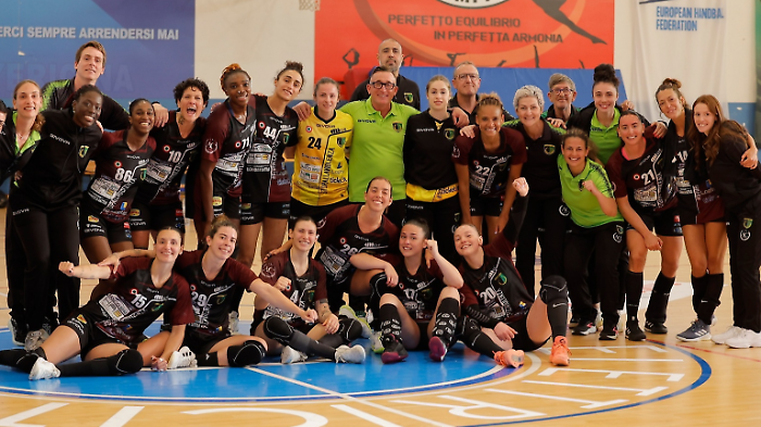 Pallamano: Erice fa sua gara-1 della finale scudetto, battute le campionesse in carica del Salerno