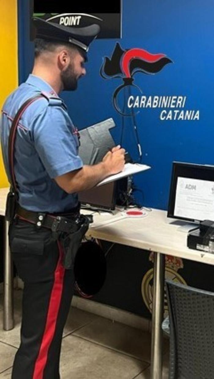 Omissioni nella sicurezza sul lavoro: carabinieri multano centro scommesse di Aci Catena e bar di Acireale