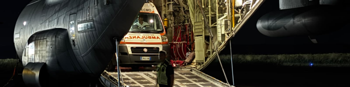 Bimbo di 7 anni in pericolo di vita: l'ambulanza sale sull'aereo militare e decolla da Sigonella per portarlo a Roma