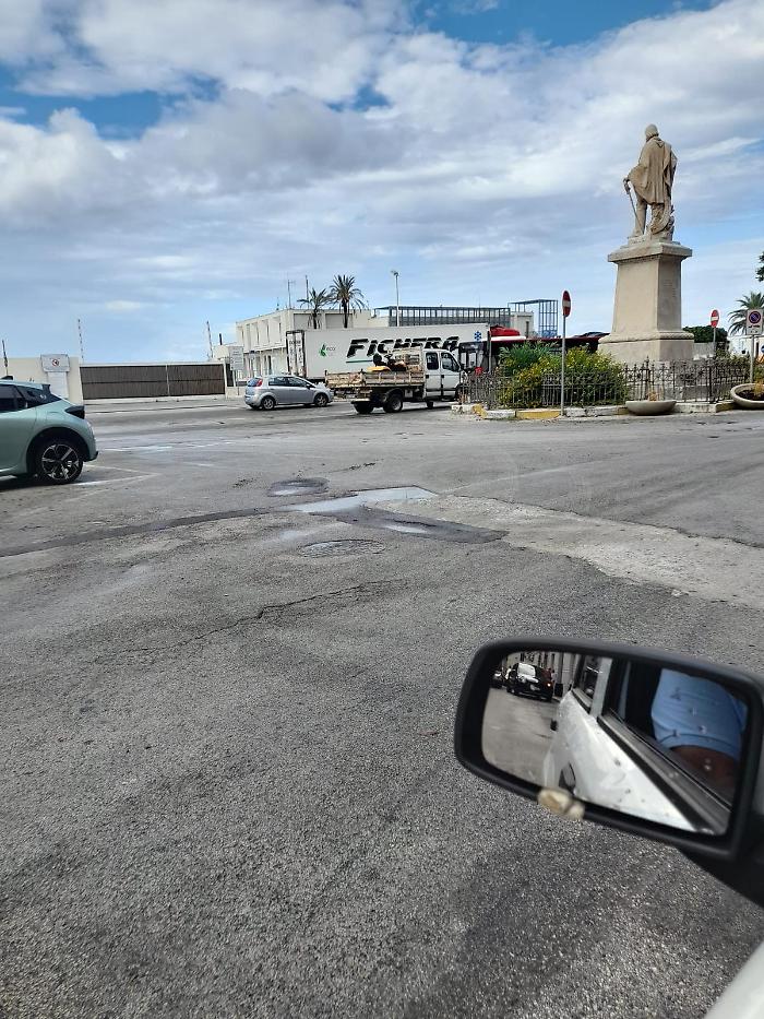 Bomba d'acqua a Trapani: porto e piazza Garibaldi allagati, Brt nel mirino e dubbi sul collaudo della rete fognaria