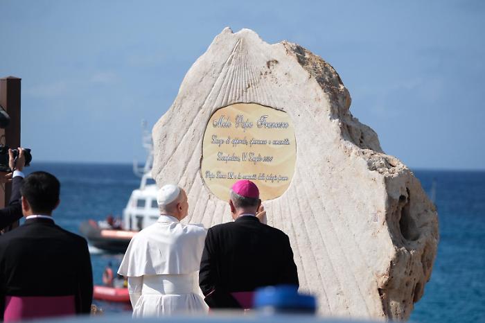 "O'sci&agrave;", il saluto di Papa Leone a un'isola che non si arrende all'indifferenza: cosa resta di una visita storica