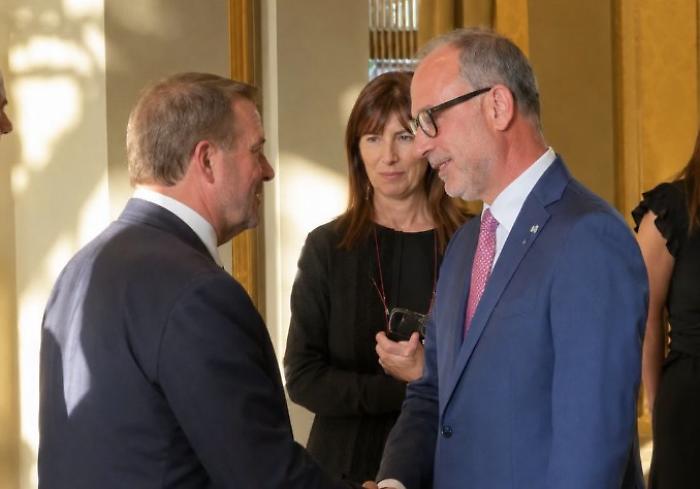 Dalla Sicilia parte il tour in yacht dell'ambasciatore Fertitta. Mul&egrave;: &laquo;Nessuna incomprensione offusca il legame Italia-Usa&raquo;