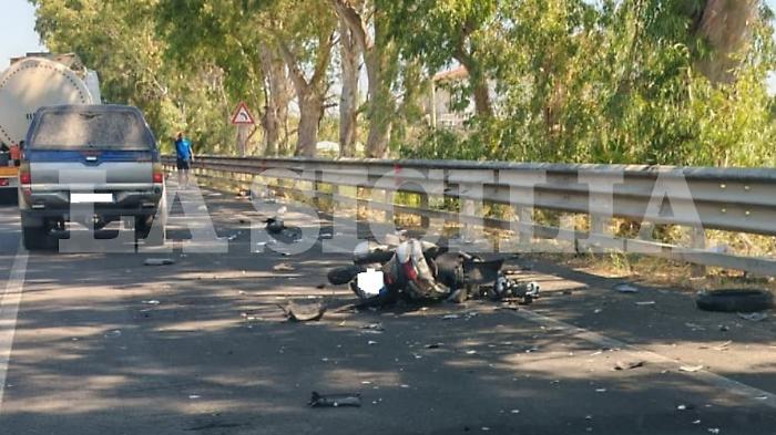 Catania, incidente mortale sulla statale 114 all'altezza del "Torero": auto contro scooter, deceduto il centauro