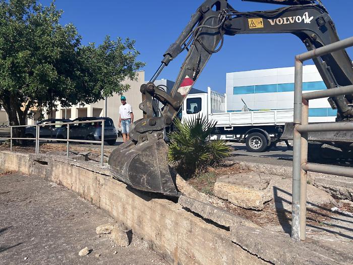 Prima decementificazione pubblica in Sicilia, piantumazioni autoctone e azioni partecipate per restituire il lago alla comunit&agrave;
