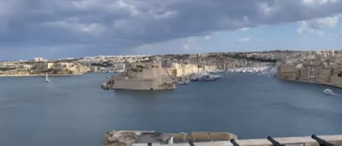 Malta, resta in carcere il 15enne italiano accusato di falsi allarmi bomba