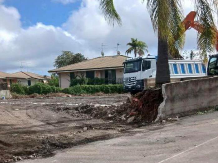 «La scuola è un cantiere, impossibile fare lezione con questo frastuono»