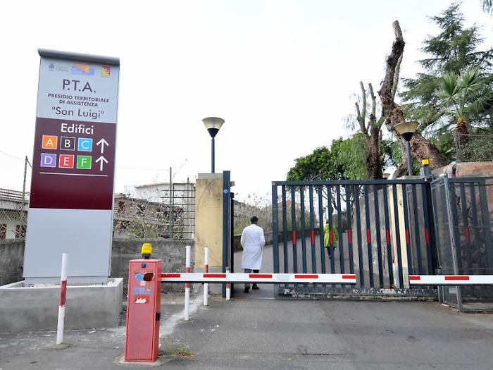  Forzano l’accesso dell'ospedale e rubano costosi farmaci salva-vita