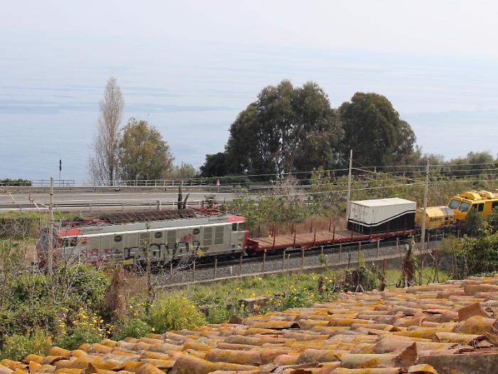 Acireale, fermata Bellavista in... partenza 