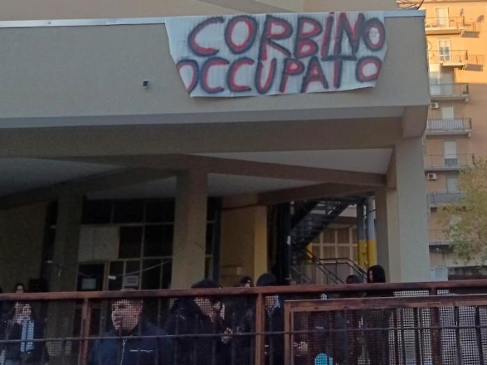Scuole al freddo a Siracusa: guasti, ritardi e proteste, il Corbino nel mirino