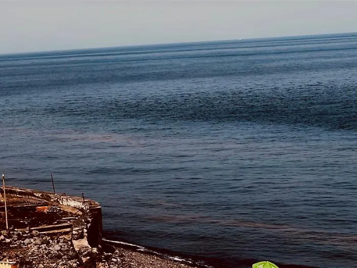 Mare sporco all'improvviso nel paradiso naturale di Praiola