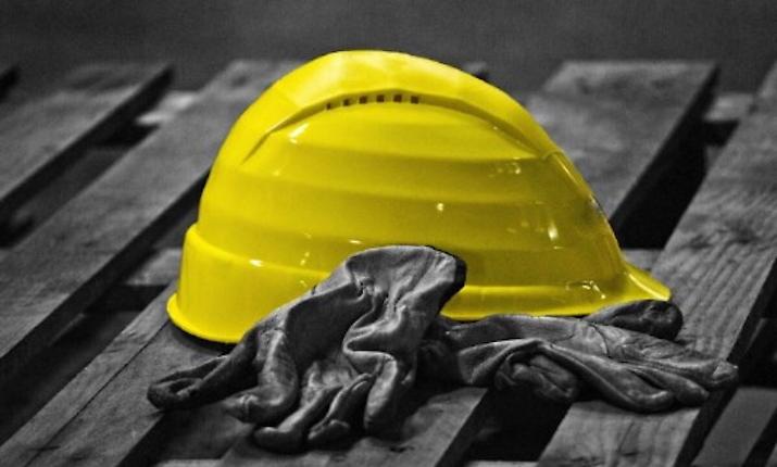 Mazara del Vallo, morto l&rsquo;operaio caduto da un&rsquo;autocisterna in una cantina