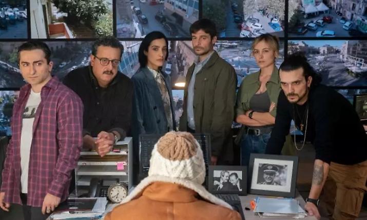 La cattura di Matteo Messina Denaro in una fiction tv: il lavoro del Ros, il sacrificio umano degli investigatori e un cast d'eccezione